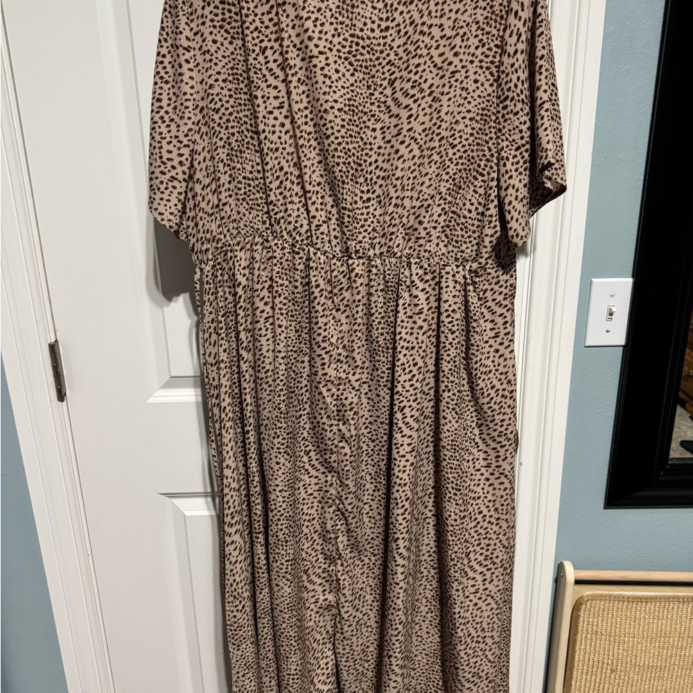 BloomChic 18-20 2XL Flowy Leopard Print Wrap Dress - Picture 2 of 5